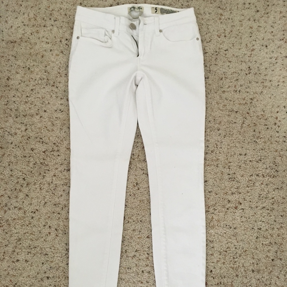Jeans white